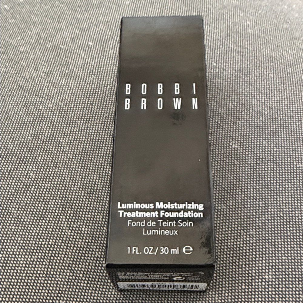 Bobbi Brown Moisturizing Treatment Foundation Warm Sand